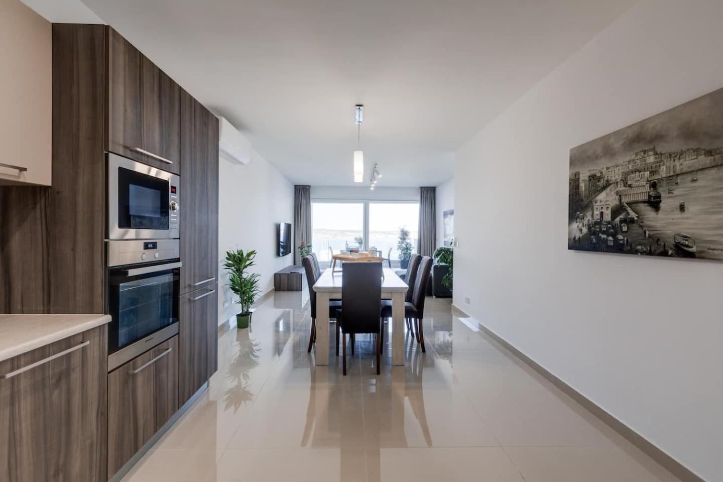 9Ten11 Seafront By Homely Mellieħa Exterior foto