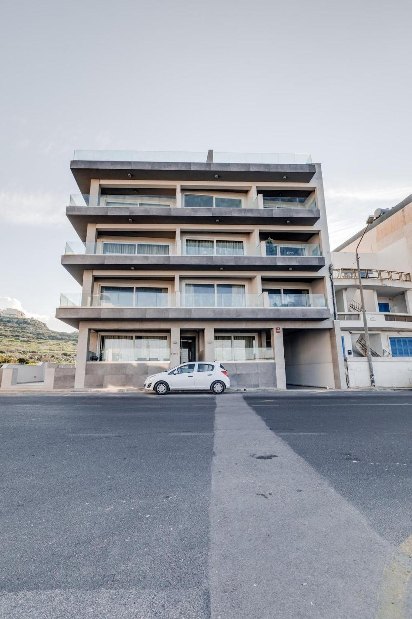 9Ten11 Seafront By Homely Mellieħa Exterior foto